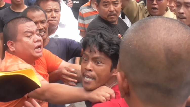 Pembacaan Konstatering PN Sei Rampah, Seratusan Warga Serang dan Aniaya Keluarga Penggugat T.Nurhayati