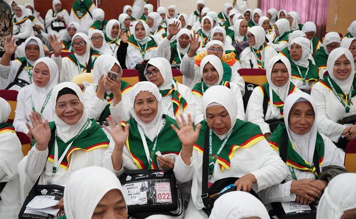 Jemaah Calon Haji Kloter 1 Asal Asahan Tiba di Asrama Haji Medan