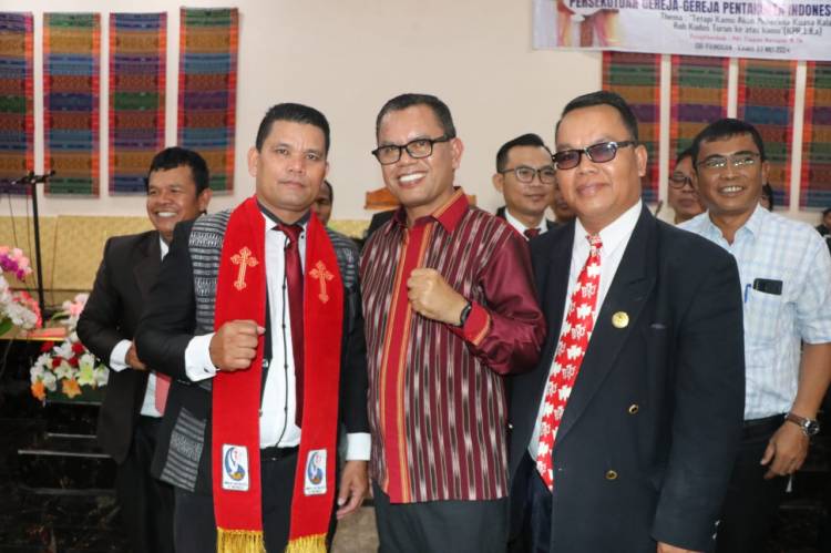 Ibadah Perayaan Pentakosta, Bupati Toba : Tanah Batak Milik Tuhan
