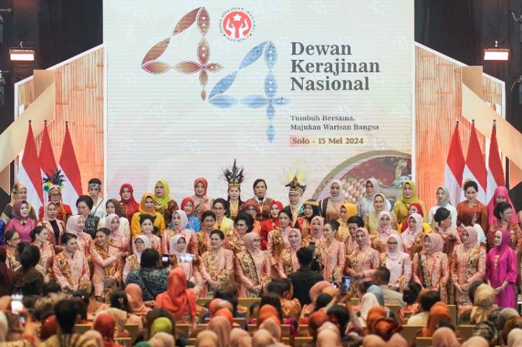 Hadiri Puncak HUT Dekranas di Solo, Pj Ketua Dekranasda Sumut Inginkan Regenerasi Pengrajin Berjalan Baik