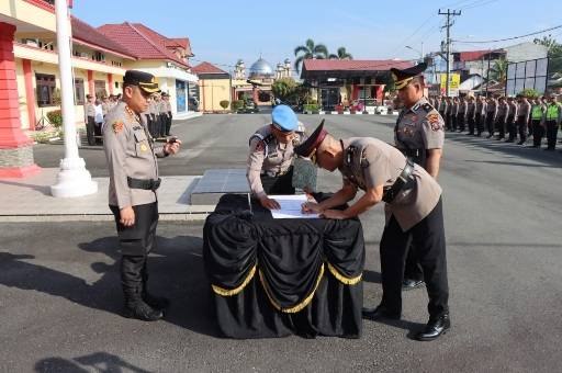 Kapolresta Deli Serdang Pimpin Sertijab Kabag SDM