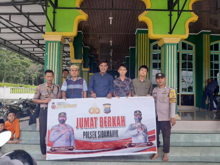 Jumat Curhat Bersama Polsek Sidamanik, Mengurai Macet dengan Dialog di Depan Mesjid Raya Nurul Islam
