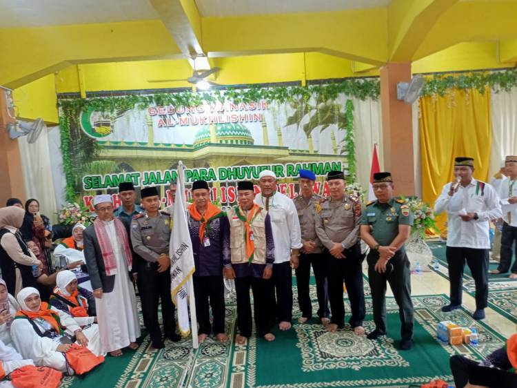Kasat Binmas dan Kapolsek Belawan Hadiri Pemberangkatan Jemaah Haji Asal Belawan