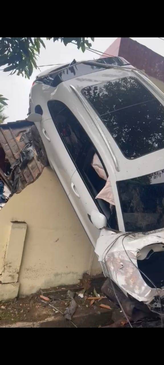 Tabrak Kantor Sat Samapta Polrestabes Medan, Pengendara Mobil Sport Ngaku Hendak Beli Makanan