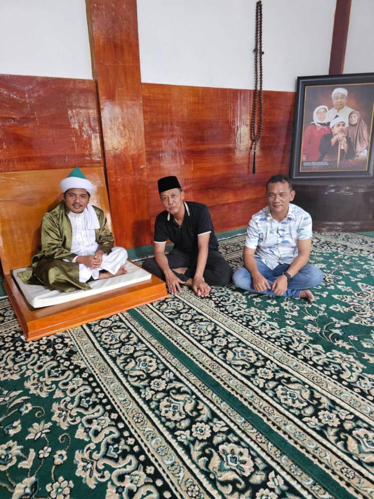 Kapolsek Tanah Jawa Lakukan Kunjungan Silaturahmi ke Pondok Persulukan Serambi Babusallam
