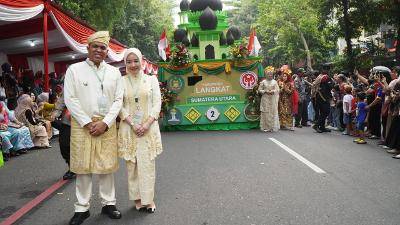 Promosikan Wisata Dan Budaya, Pj. Bupati Langkat ikut serta dalam Parade Mobil Hias di Kota Solo