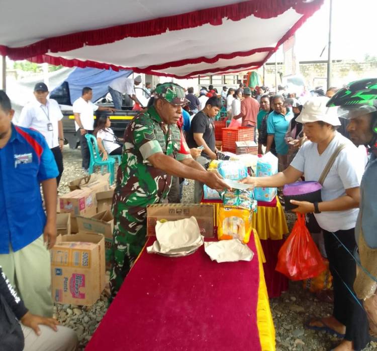 Babinsa Koramil 1710-02/Timika Pantau Dan Monitoring Kegiatan Pasar Murah
