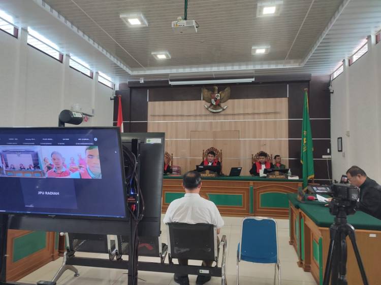 Kecewa !! JPU tuntut ringan dan tunda persidangan bombeng pada kasus penebangan kayu Ilegal di desa lubuk gaung