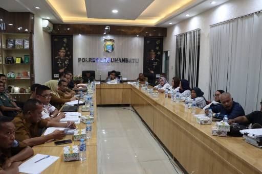 Kapolres Labuhanbatu Pimpinan Rapat Koordinasi Pengoperasian Pabrik Sawit PT PSPP Pulo Padang