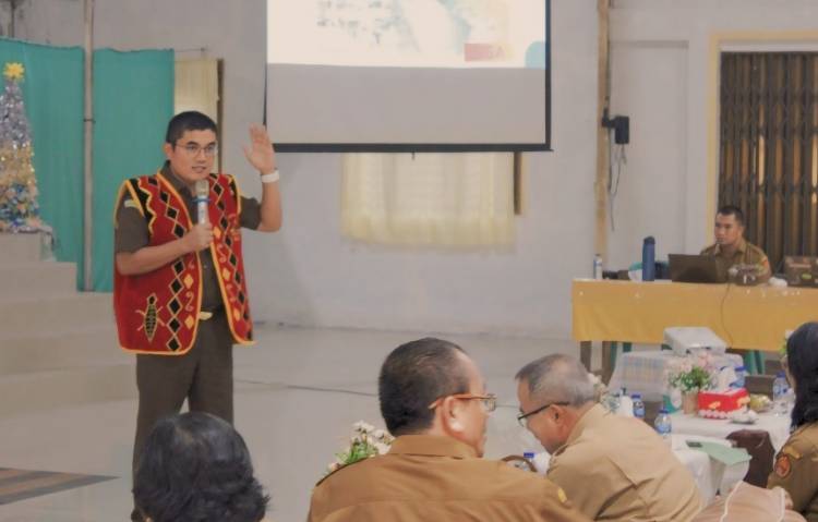 Kajari Gunungsitoli Parada Situmorang Ajak Kepala Sekolah SD dan SMP di Nias Barat Agar "Cakap" dalam Mengelola Dana BOSP