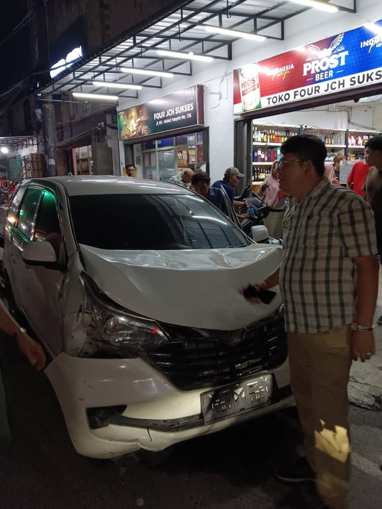 Tabrakan Mobil Mewah Terjadi Lagi di Medan,  Supir Diduga Mabuk