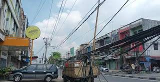 Rudiawan Sitorus : Kabel Semrawut di HM Yamin Medan  Ganggu Estetika