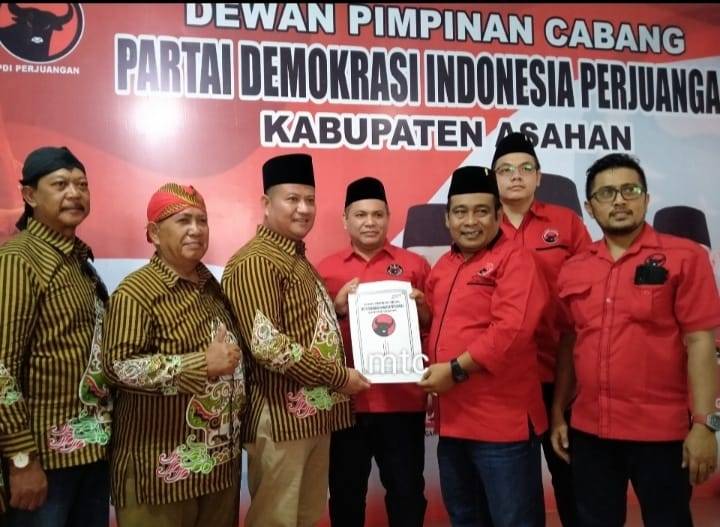 Rianto Bacabup Asahan Hantar Berkas Lamaran Ke DPC PDI Perjuangan
