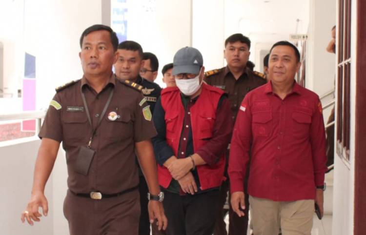 Kejati Sumut Tahan Mantan Camat Harian Diduga Korupsi Pembukaan Lahan Hutan di Samosir, Rugikan Negara Rp32,7 M