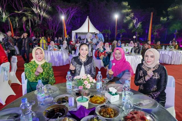 Rico Waas & Ketua TP PKK Hadiri Gala Dinner Muskomwil I APEKSI