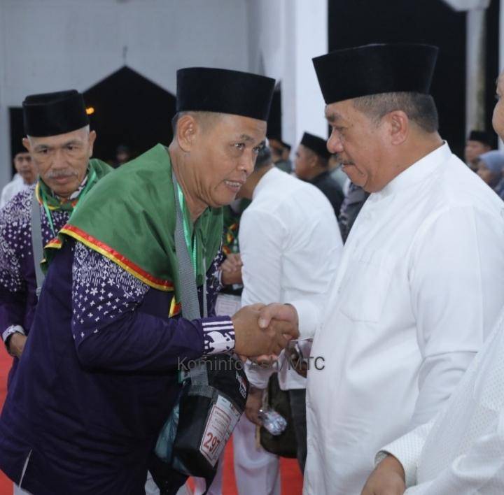 335 Dari 337 Calon Haji Asahan Berangkat Ke Tanah Suci