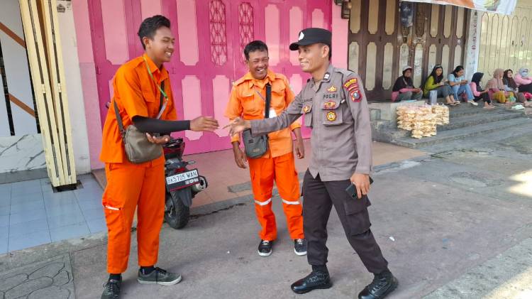 Sat Binmas Polres Pematangsiantar Sambang kepada Juru Parkir Jalan Sutomo
