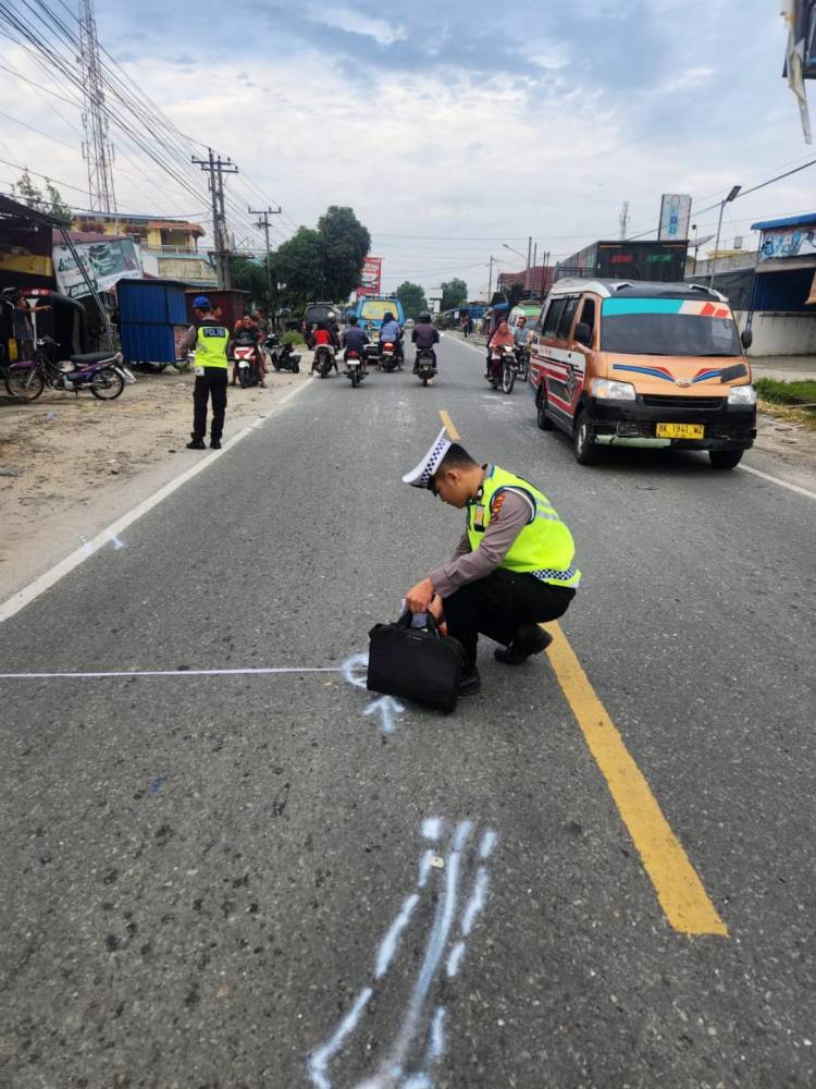 Reaksi Cepat Polres Simalungun Tangani Kecelakaan Beruntun Di Jalan Medan-Pematangsiantar