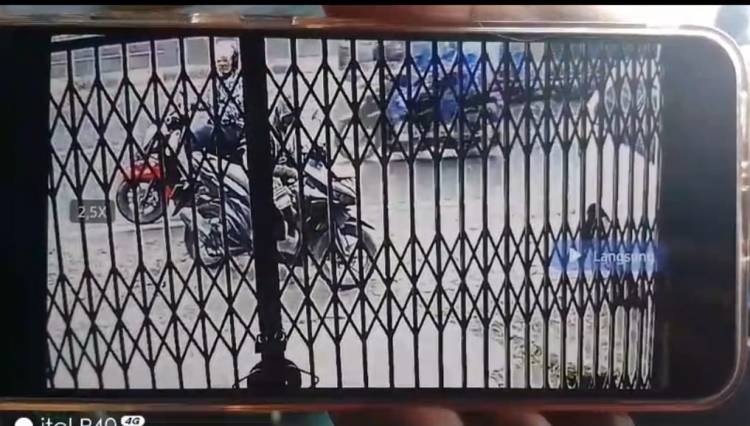 Parkir Beli Nasi, Sepeda Motor Digasak Pencuri di Siang Bolong