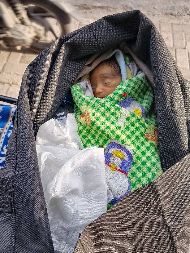 Astaga, Driver Ojol Dapat Paket Kirim Mayat Bayi dalam Kardus di Medan