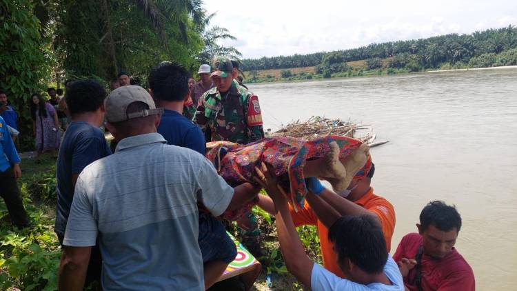 Polsek Perdagangan Evakuasi Temuan Mayat di Sungai Bah Bolon