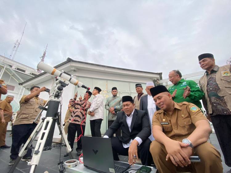 Bupati Simalungun Wisuda Peserta Sekolah Lansia Tangguh  Standard 1