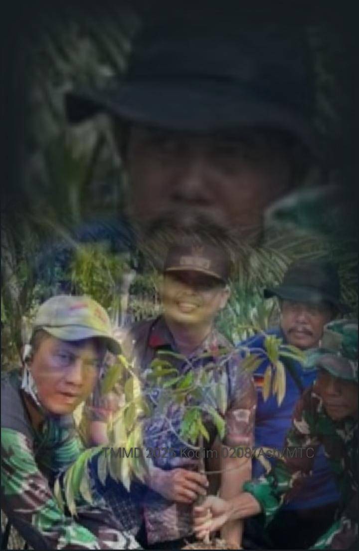 Bersama Masyarakat TNI Tanam Pohon Disepanjang Jalan Desa