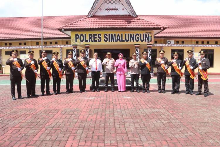 Kapolres Simalungun Lepas Empat Personel Memasuki Masa Purna Bhakti