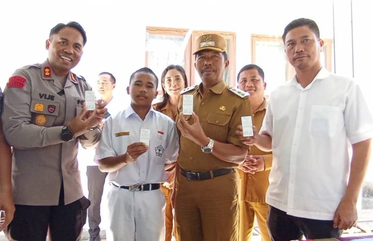 Wabup Toba dan Kapolres  Tes Urine, Tunjukkan Komitmen Perangi Narkoba