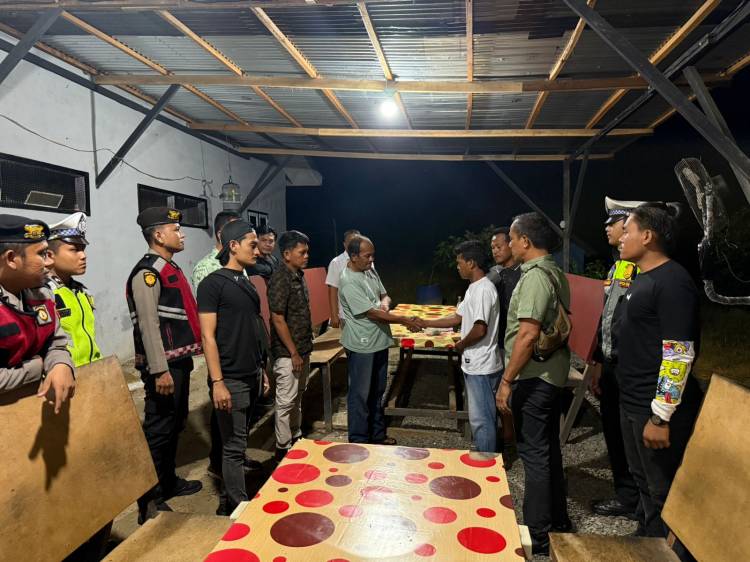 Respon Cepat Call Center 110, Polres Labusel Selesaikan Keributan Lahan Parkir di Rumah Makan Sosopan