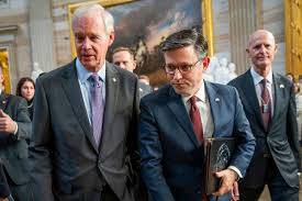 Senator Partai Republik mengkritik RUU Pajak Trump