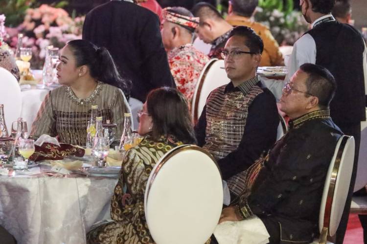 Wali Kota Wesly dan Ketua TP PKK Ny Liswati Silalahi Gala Dinner MunasVII APEKSI 2025 di Surabaya