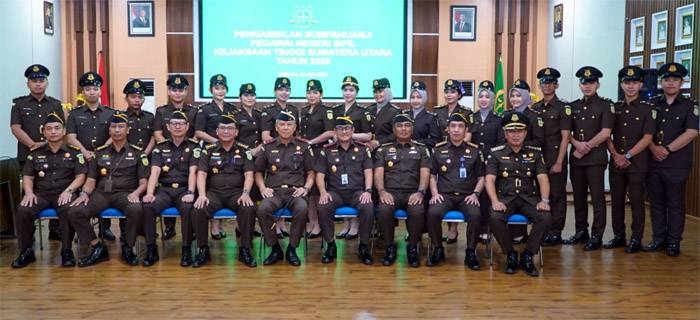 18 CPNS Resmi Dilantik Jadi PNS Di Kejaksaan Tinggi Sumatera Utara