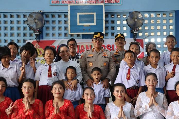 Datangi SLB Karya Murni, Kapolrestabes Medan Tangkap Keceriaan dan Harapan Siswa