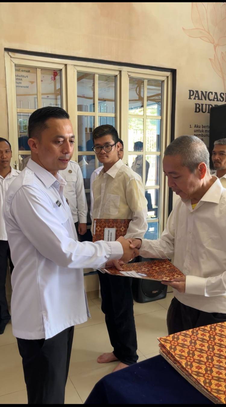 38 Warga Binaan Rutan Medan Dapatkan Remisi Khusus Waisak