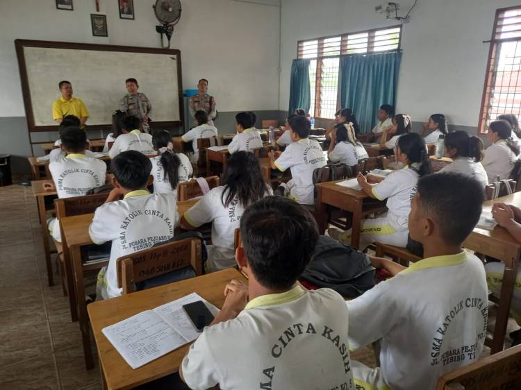 Polres Tebingtinggi Ajak Pelajar SMA Katolik Cinta Kasih : Jauhi Tawuran Dan Narkoba