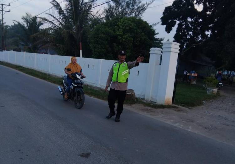 Polsek Bosar Maligas Tingkatkan Keamanan Lalu Lintas di Depan SMP Negeri 1
