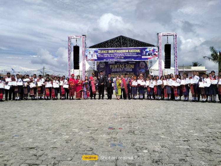 Peringatan Hardiknas Toba Khidmat