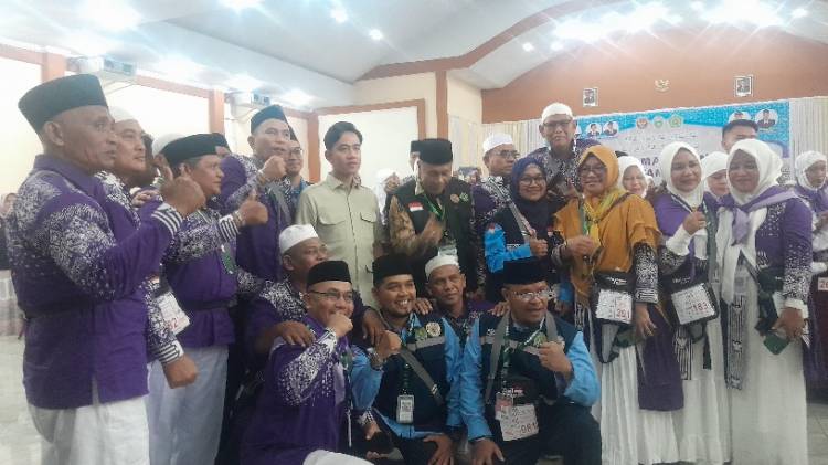 Sapa Jemaah Haji, Wapres : Semoga Ibadahnya Lancar dan Menjadi Haji Mabrur