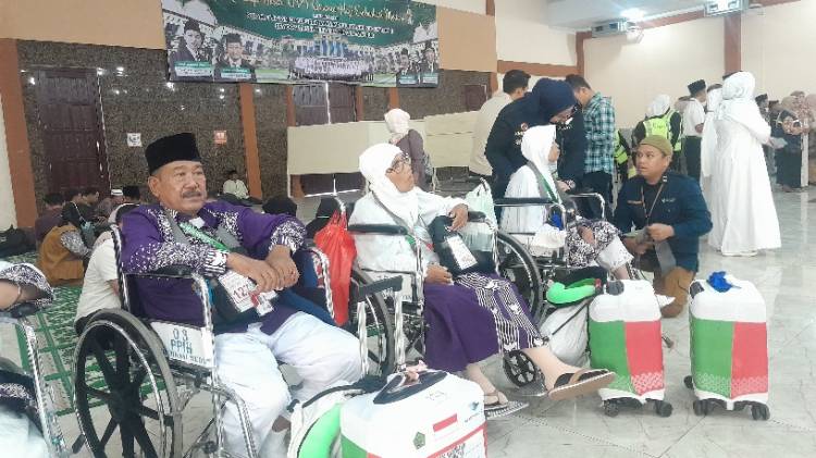 Wamenag RI Lepas Jamaah Calon Haji Asal Padangsidimpuan : PadaTahun Ini Ada Skema Murur dan Tanazol