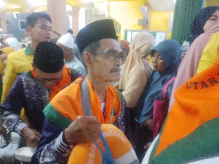 KBIH dan Umroh Al Muchlisin Berangkatkan 85 Jemaah Haji