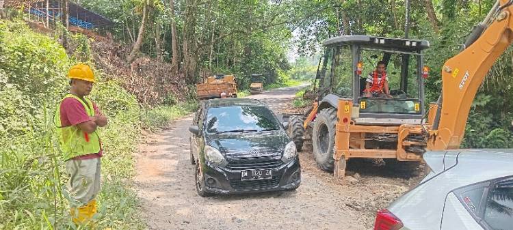 Kelalaian SOP, Pekerjaan Dinas PU SUMUT ancam Keselamatan Pengandara .