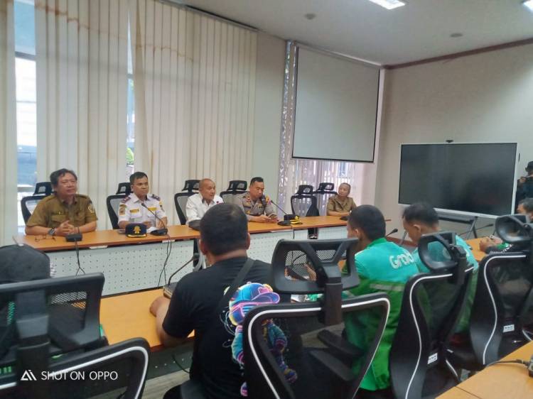 Regulasi Aplikator Grab Semakin Mencekik, Driver Grab Adukan Nasib Ke DPRD Sumut.