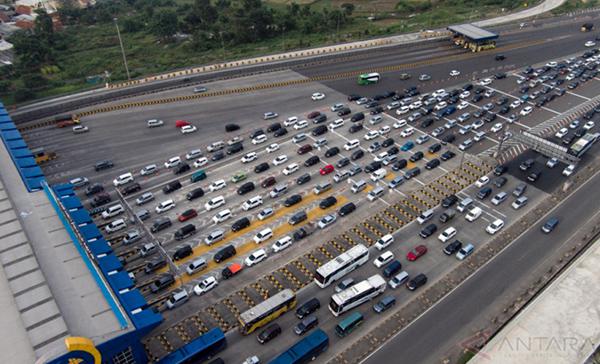 Tiket Pesawat Masih Tinggi, Pemudik  Beralih ke Angkutan Laut