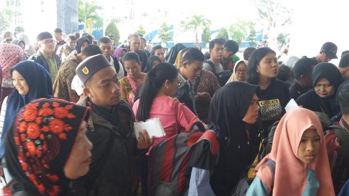 Penumpak Tak Memiliki Tiket, di Turunkan Petugas Pelni