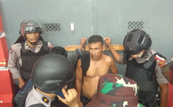 Beraninya Napi, Laprang Polisi Masuk Kedalan Rutan 