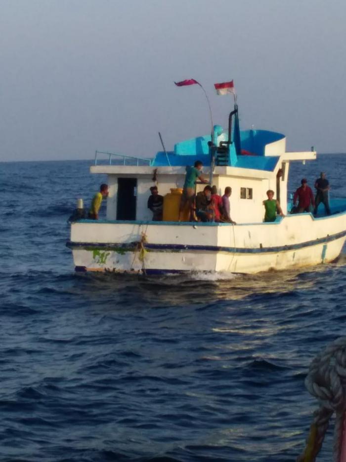 URCL SPKKL Kupang Bakamla dan Basarnas Evakuasi Kapal Nelayan