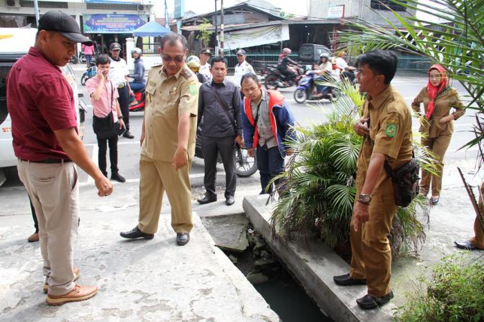 Wakil Wali Kota Instruksikan Dinas PU Korek Parit