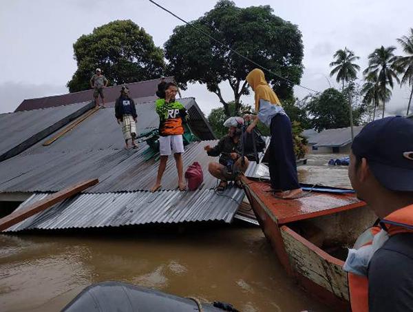 Ratusan Korban Banjir, Dievakuasi Tim SAR