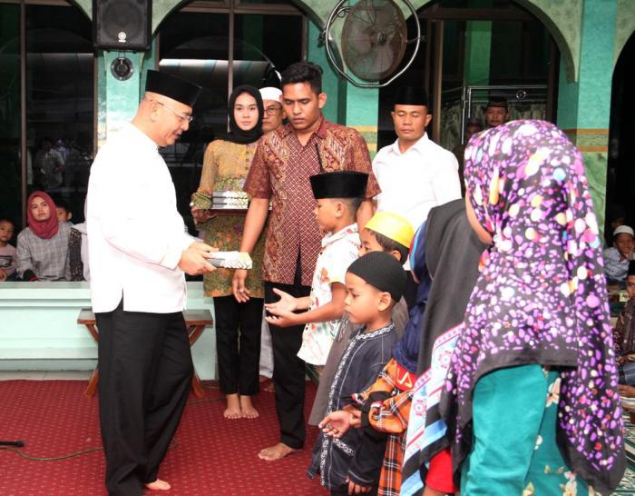 Wali Kota Berbuka Puasa Bersama Keluarga Besar KBIH Medan